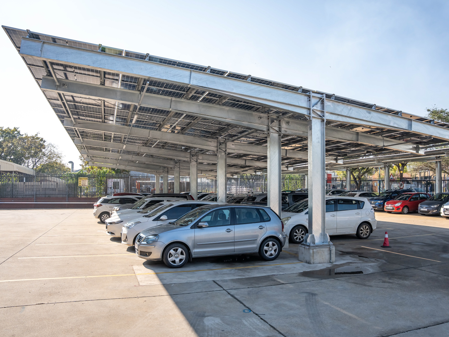 lumasol-NCP-660kW-Solar-Installation-with-Custom-Cantilevered-Carports-5
