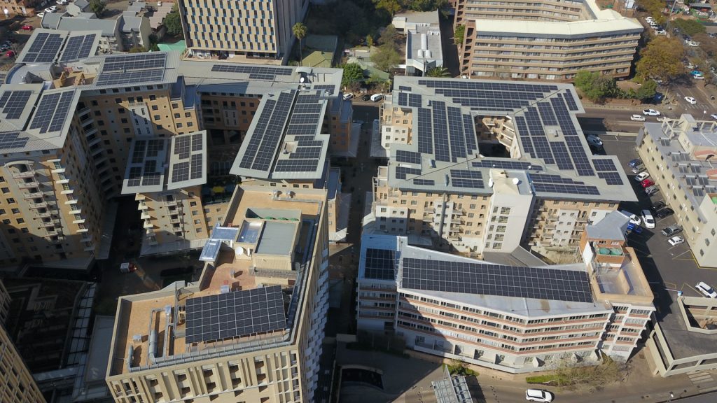lumasol-the-fields-714kW-Solar-PV-Installation